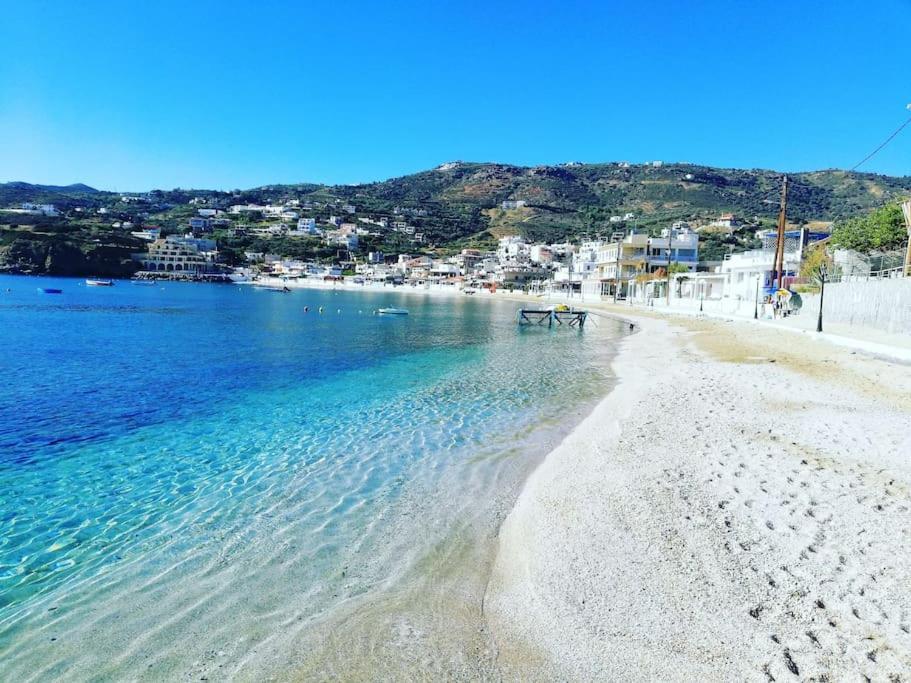 Lenico Beachfront Suites Agia Pelagia 외부 사진