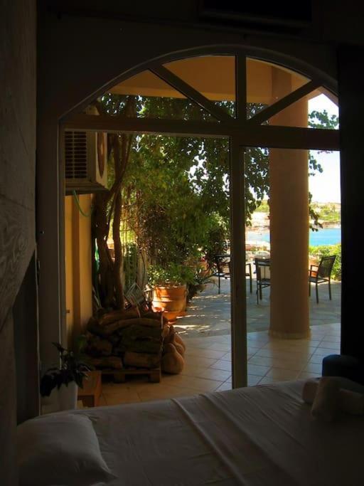 Lenico Beachfront Suites Agia Pelagia 외부 사진
