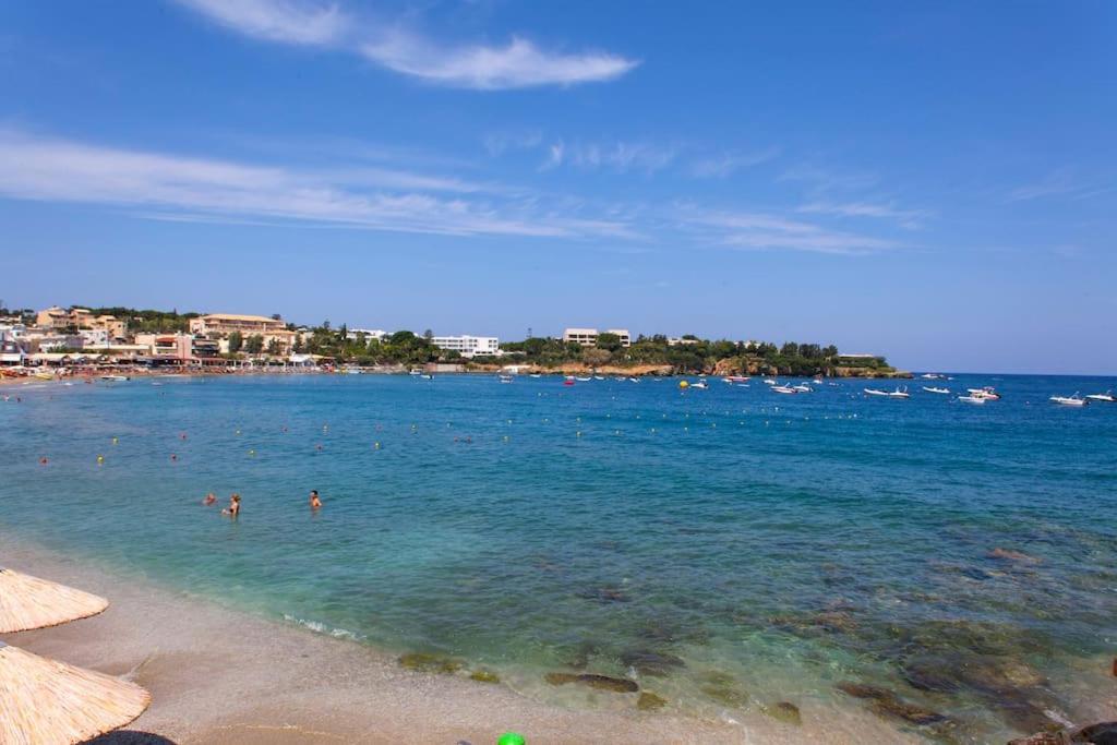 Lenico Beachfront Suites Agia Pelagia 외부 사진