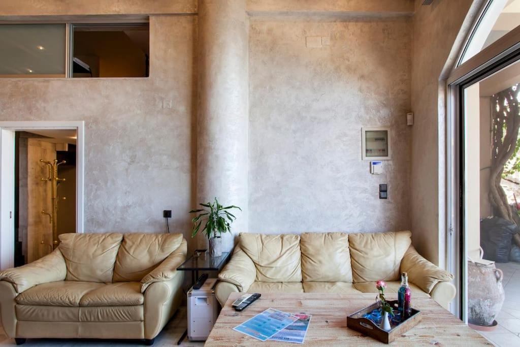 Lenico Beachfront Suites Agia Pelagia 외부 사진